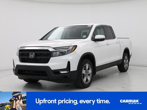 White 2025 Honda Ridgeline RTL