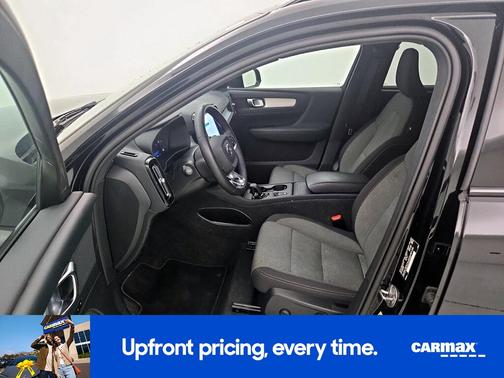 Black 2024 Volvo XC40 B5 Core Dark Theme
