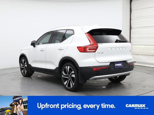 2023 Volvo XC40 B5 Plus Bright Theme
