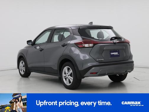 Gray 2025 Nissan Kicks Play S