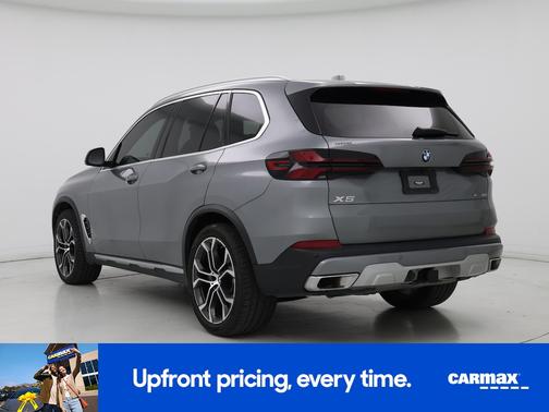 Gray 2024 BMW X5 xDrive40i