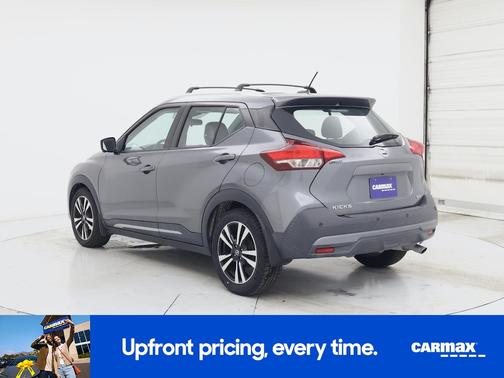Gray 2020 Nissan Kicks SR
