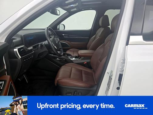 White 2023 Kia Telluride SX