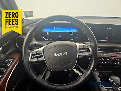 White 2023 Kia Telluride SX