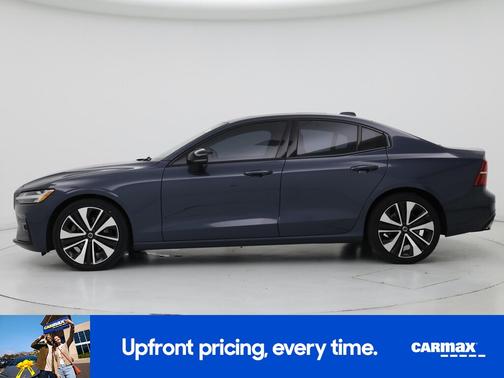 2022 Volvo S60 B5 Momentum