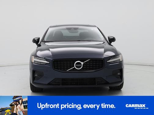 2022 Volvo S60 B5 Momentum