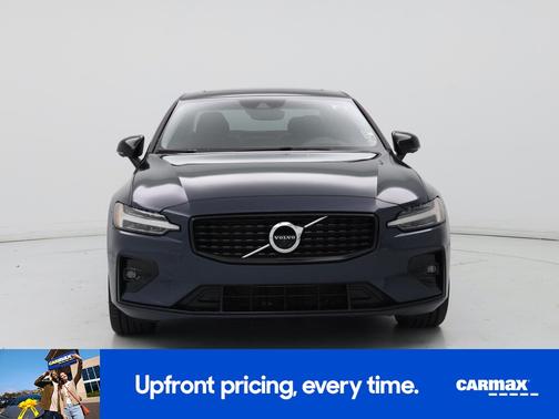 2022 Volvo S60 B5 Momentum