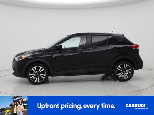 Black 2019 Nissan Kicks SV