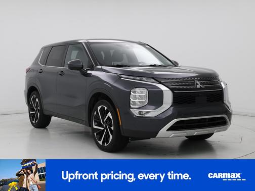 Gray 2024 Mitsubishi Outlander SE