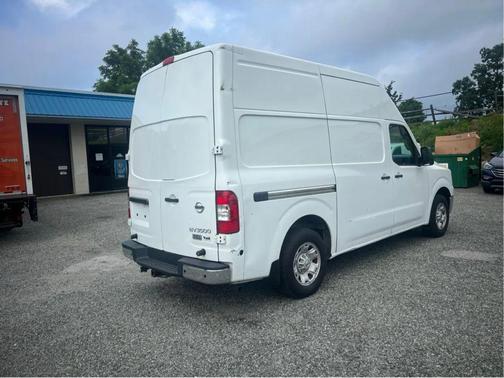 2013 Nissan NV Cargo NV2500 HD SV V6