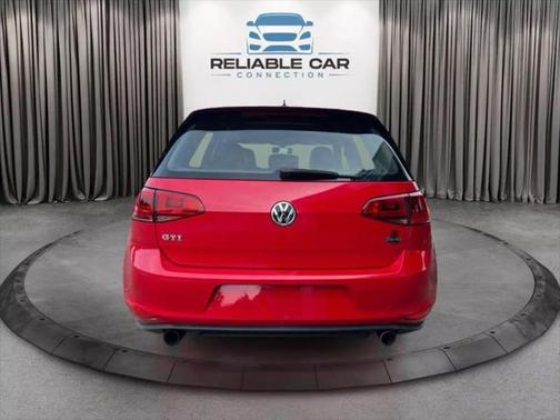 2015 Volkswagen Golf GTI 2.0T SE 4-Door