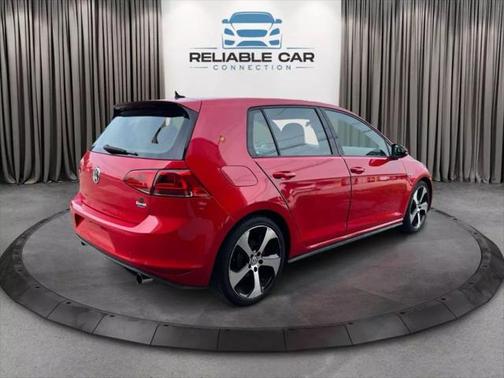 2015 Volkswagen Golf GTI 2.0T SE 4-Door