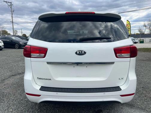 2016 Kia Sedona LX