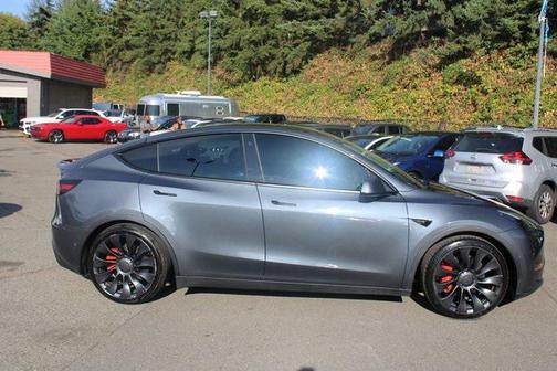 2022 Tesla Model Y Performance Dual Motor All-Wheel Drive