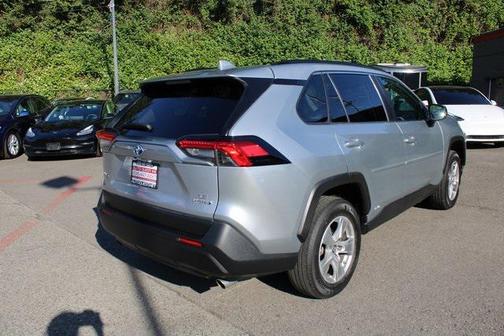 2022 Toyota RAV4 Hybrid LE