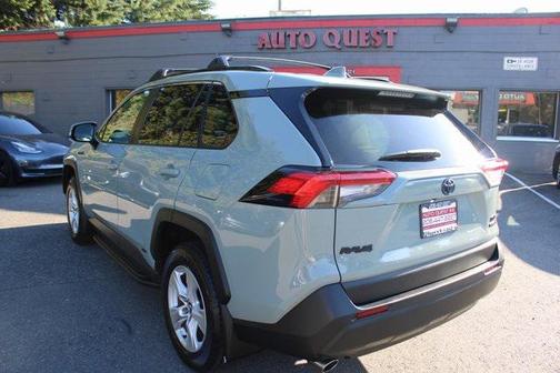 2021 Toyota RAV4 Hybrid XLE