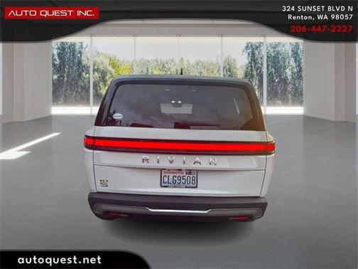 2024 Rivian R1S Adventure