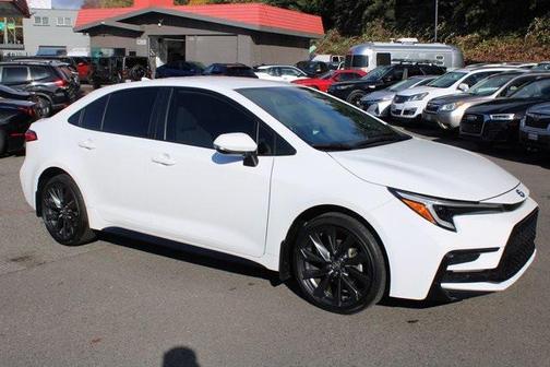 2025 Toyota Corolla Hybrid SE