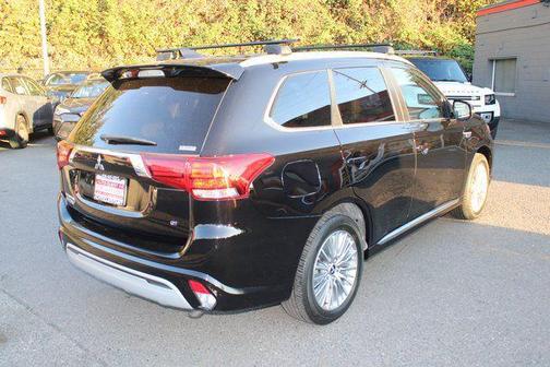 2022 Mitsubishi Outlander PHEV LE
