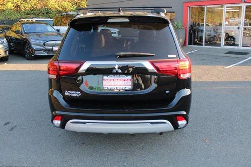 2022 Mitsubishi Outlander PHEV LE
