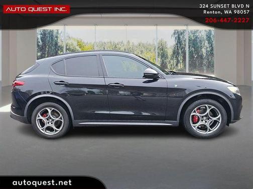 Vulcano Black Metallic 2023 Alfa Romeo Stelvio Ti