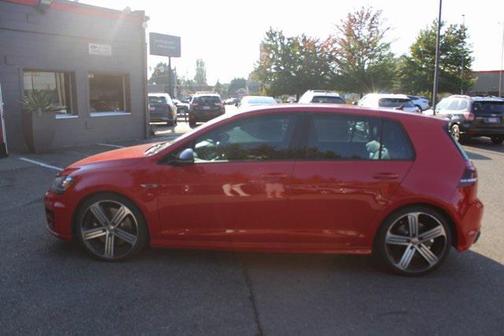 2016 Volkswagen Golf R 4-Door w/DCC & Navigation