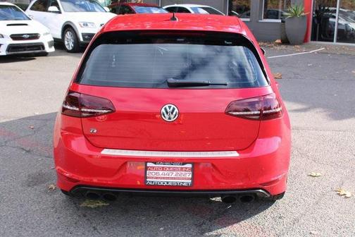 2016 Volkswagen Golf R 4-Door w/DCC & Navigation