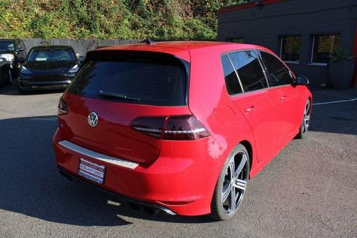 2016 Volkswagen Golf R 4-Door w/DCC & Navigation