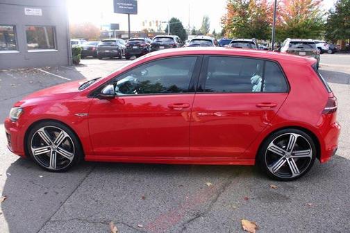 2016 Volkswagen Golf R 4-Door w/DCC & Navigation