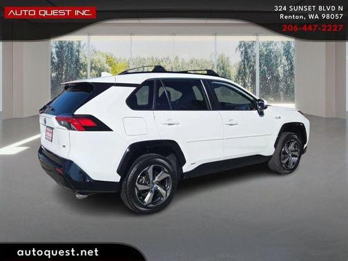 Super White 2021 Toyota RAV4 Prime SE
