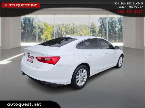 Summit White 2017 Chevrolet Malibu 1LT