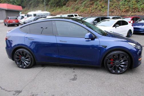 2022 Tesla Model Y Long Range Dual Motor All-Wheel Drive