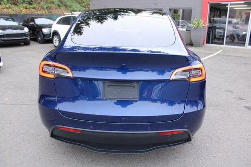 2022 Tesla Model Y Long Range Dual Motor All-Wheel Drive