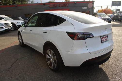 2022 Tesla Model Y Long Range Dual Motor All-Wheel Drive