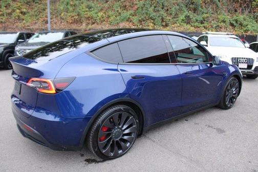 2022 Tesla Model Y Long Range Dual Motor All-Wheel Drive