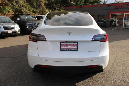 2022 Tesla Model Y Long Range Dual Motor All-Wheel Drive