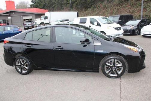 2021 Toyota Prius XLE