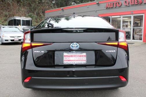 2021 Toyota Prius XLE