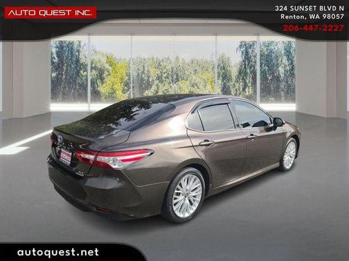 Brown Stone 2018 Toyota Camry Hybrid XLE