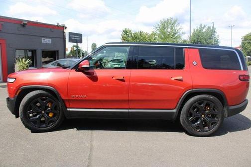 2023 Rivian R1S Adventure