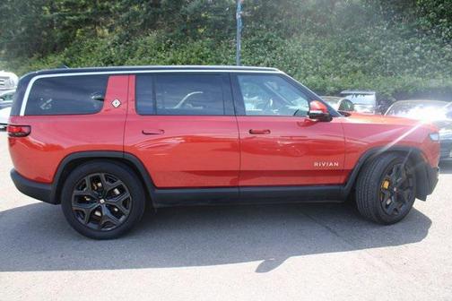 2023 Rivian R1S Adventure