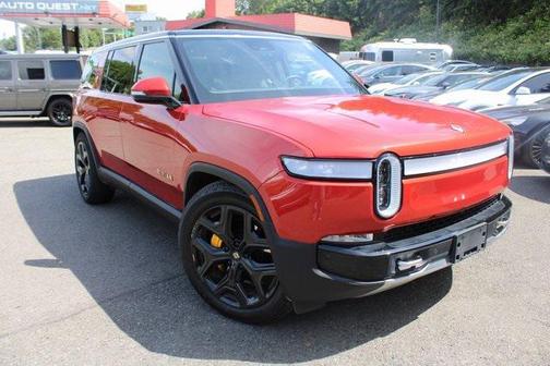 2023 Rivian R1S Adventure