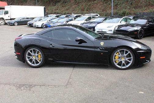 2010 Ferrari California Base