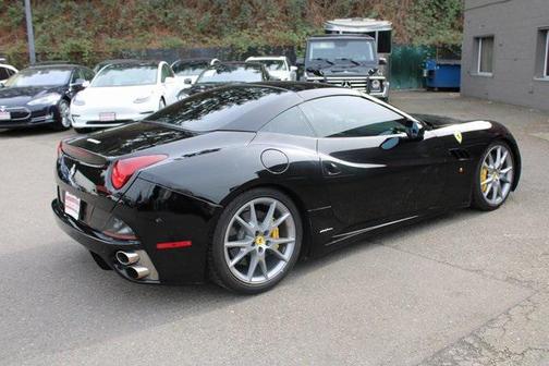 2010 Ferrari California Base