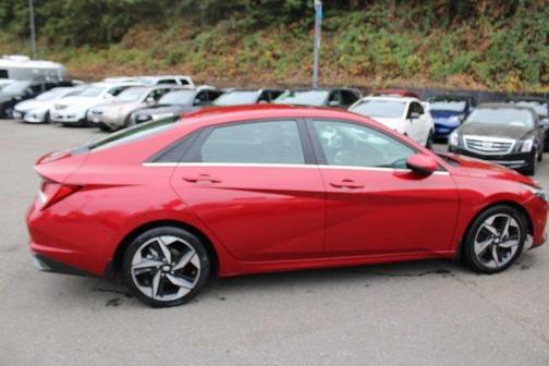2022 Hyundai ELANTRA Limited