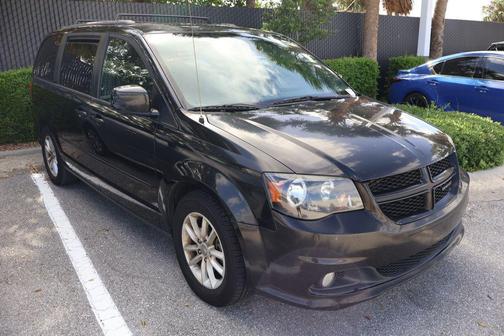 Black Onyx Crystal Pearlcoat 2017 Dodge Grand Caravan GT