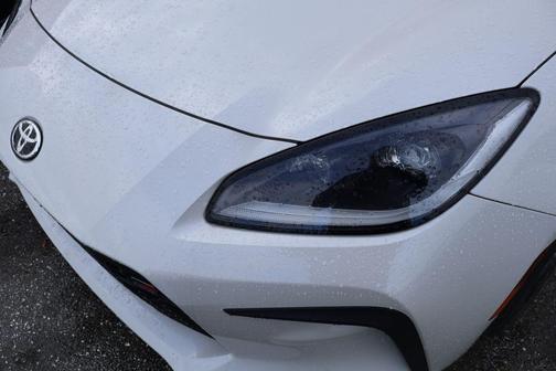 Halo 2023 Toyota GR86 Base