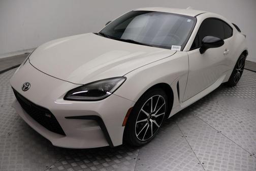 Halo 2023 Toyota GR86 Base