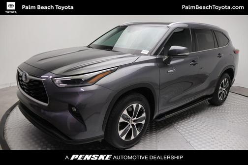 Magnetic Gray Metallic 2021 Toyota Highlander Hybrid XLE