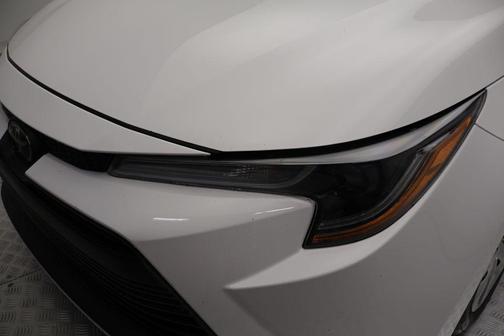 Ice Cap 2024 Toyota Corolla LE